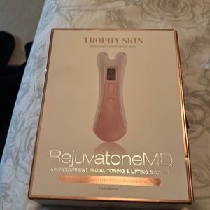 RejuvatoneMD — The Facial
Toning System